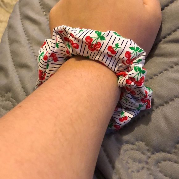 100% Handmade Scrunchie - Picture 2 of 2